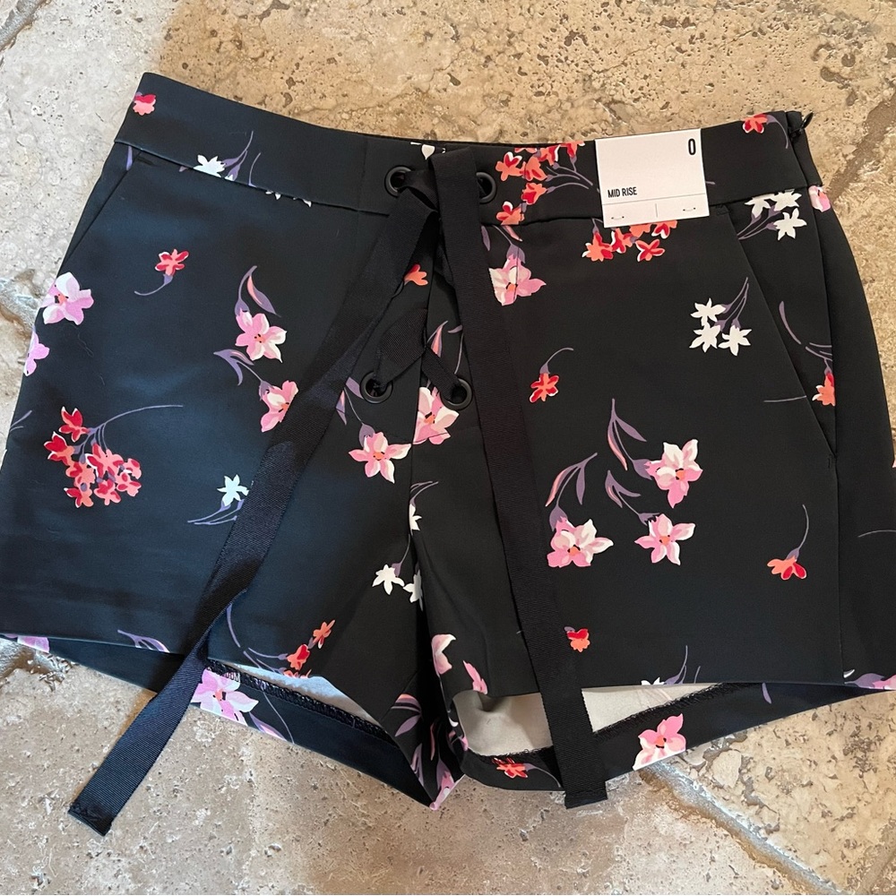 Express Shorts Size 0 brand new with tag